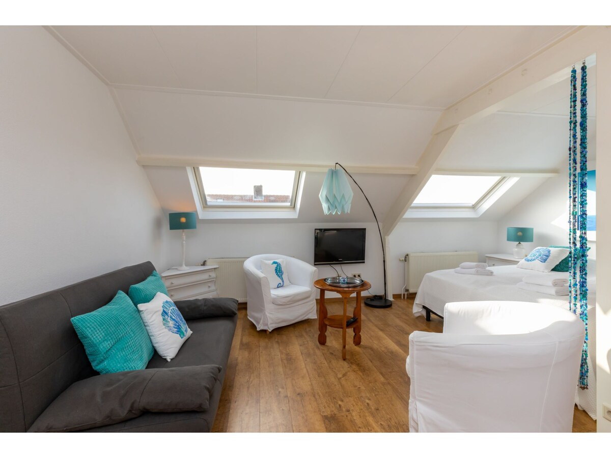 4-persoons appartement in centrum Westkapelle direct aan zee in Westkapelle