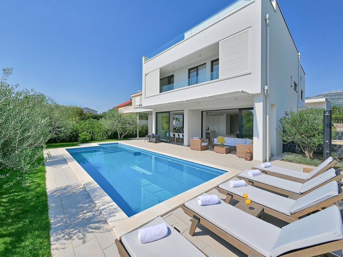 11-persoons luxe villa aan zee in Kaštel Štafilić in Kastel Stafilic