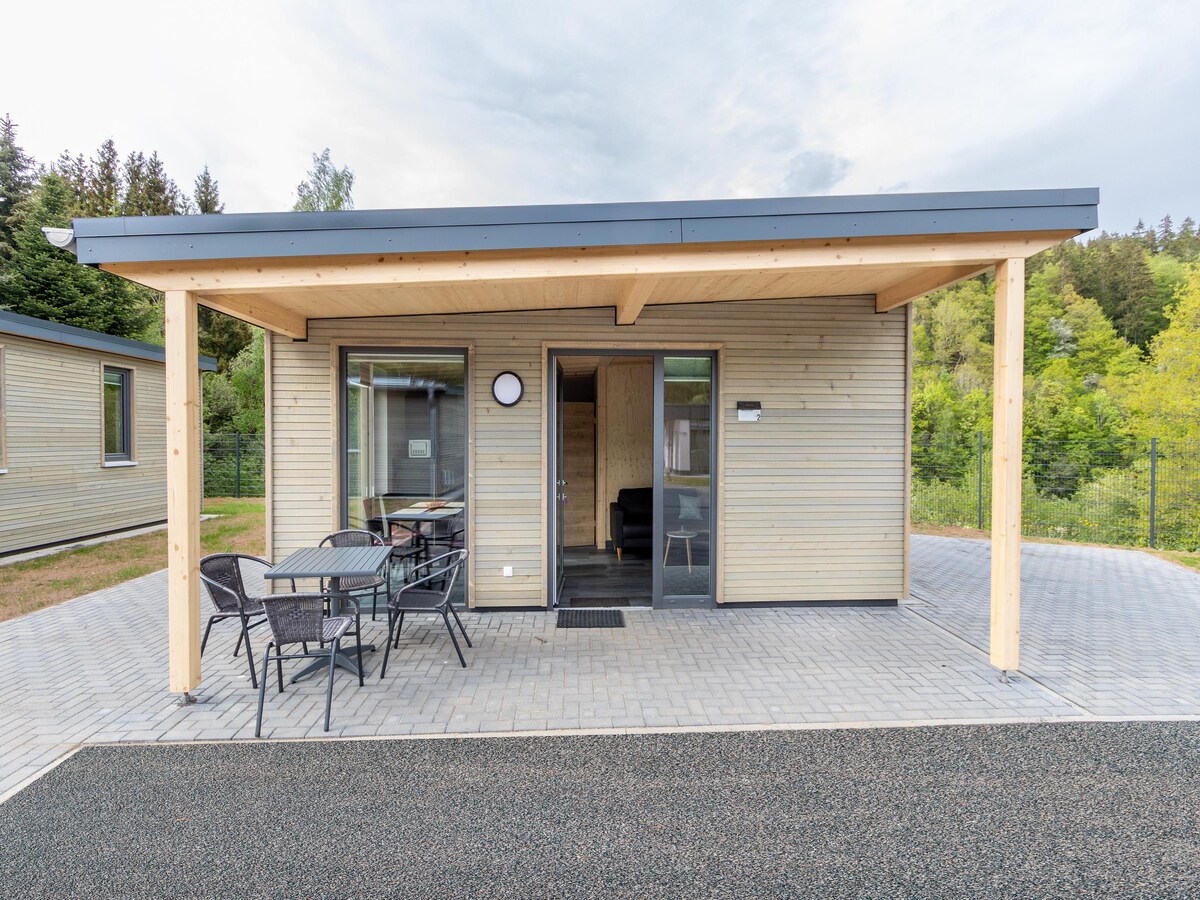 Rustgevende bungalow aan het Kronenburgmeer in Hallschlag in Hallschlag