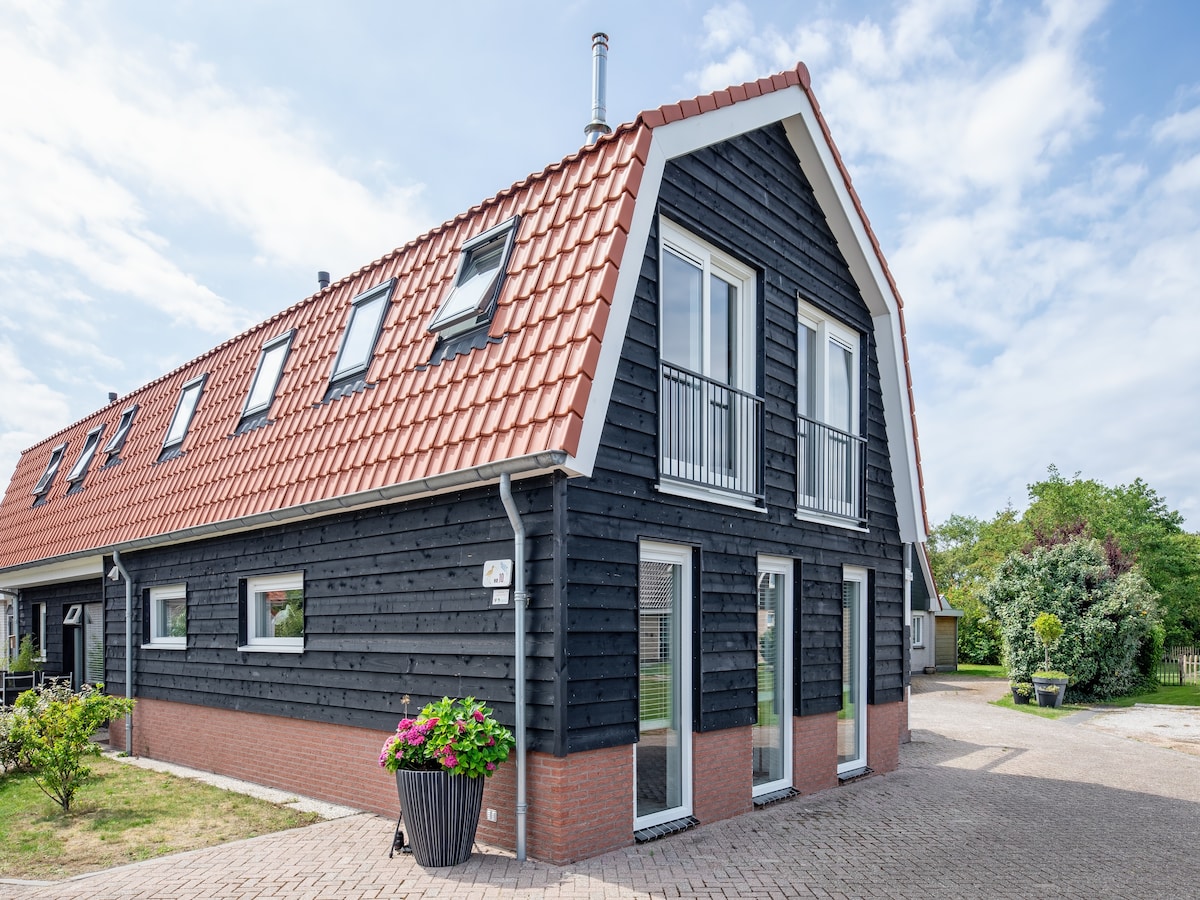 4-persoons modern vakantiehuis in Den Burg op 1,5 km van zee in Den Burg