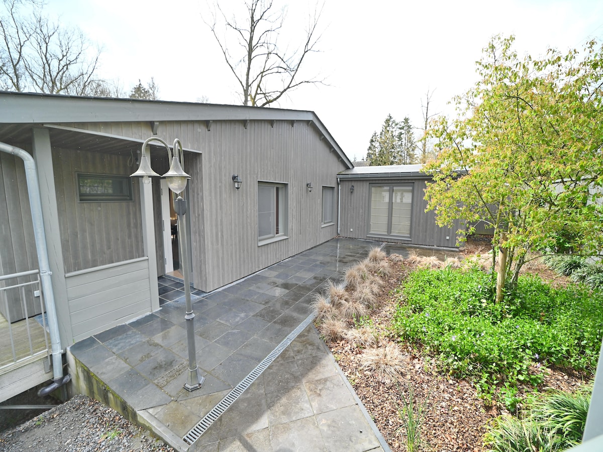 Modern vakantiehuis met bubbelbad en sauna in Barvaux in Barvaux