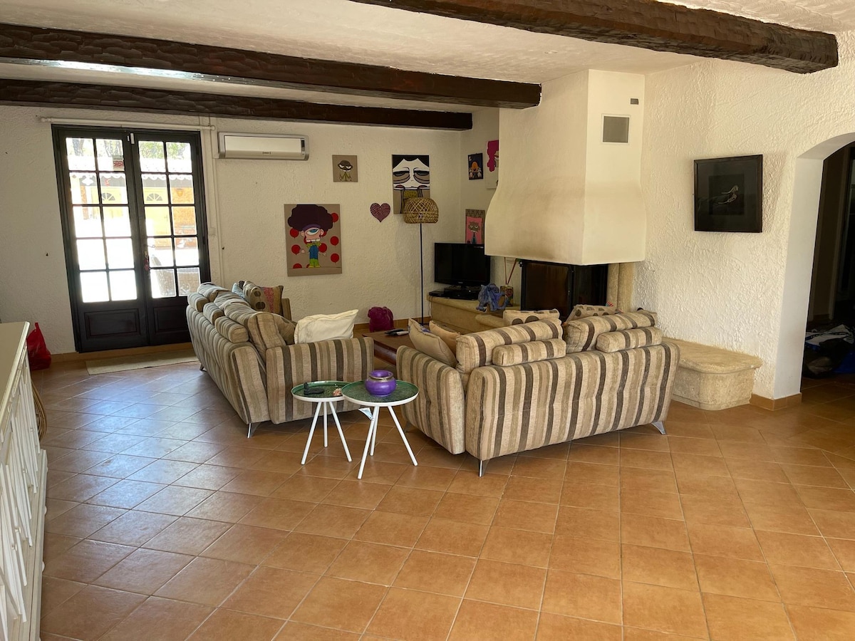 Villa Polau: Ruim vakantiehuis met zwembad in Vidauban in Vidauban