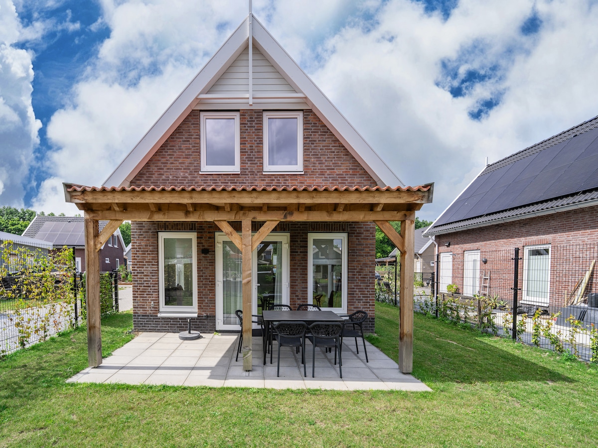 Ruim vakantiehuis voor 6 personen in Simonshaven in Simonshaven