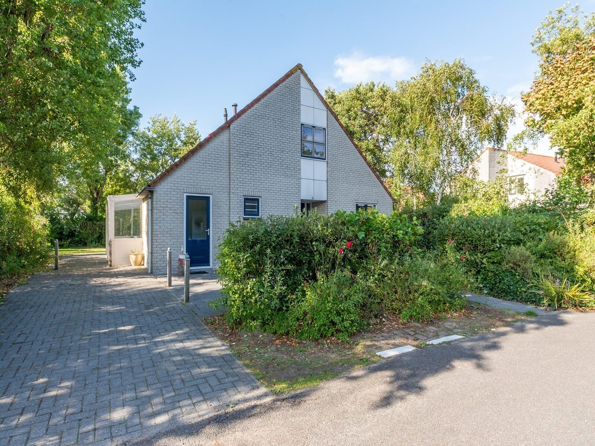 Ruime villa voor 7 personen in Julianadorp aan Zee in Julianadorp aan zee