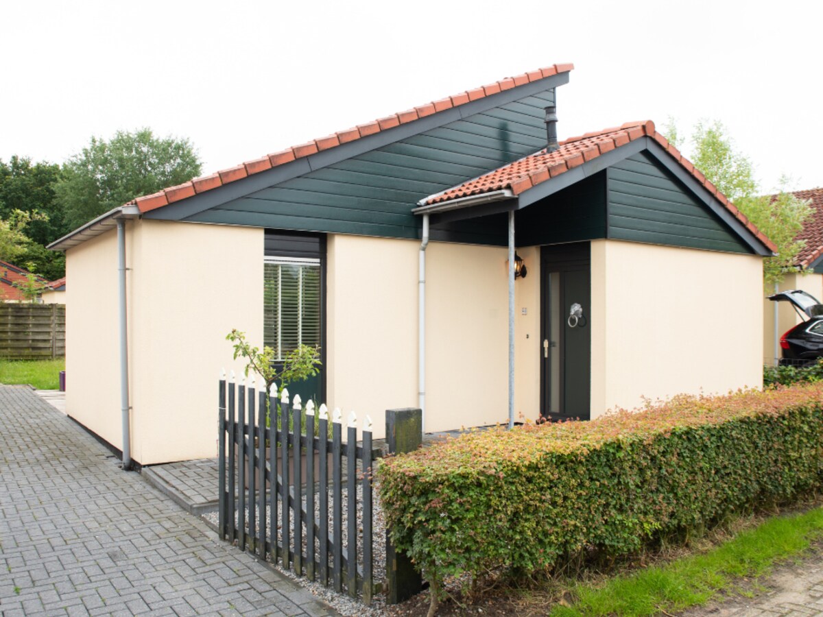 Premium bungalow – max 4 personen – nummer 80 in Zevenhuizen