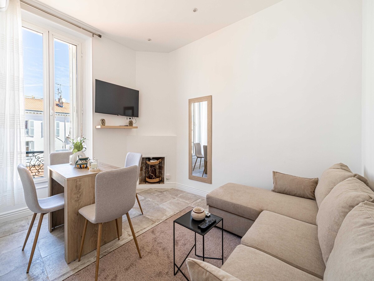 Sfeervol appartement met balkon in het hart van Cannes in Cannes