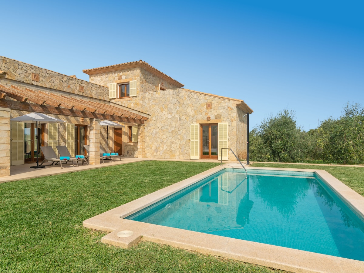 4-persoons villa met privézwembad in Son Servera in Son Servera