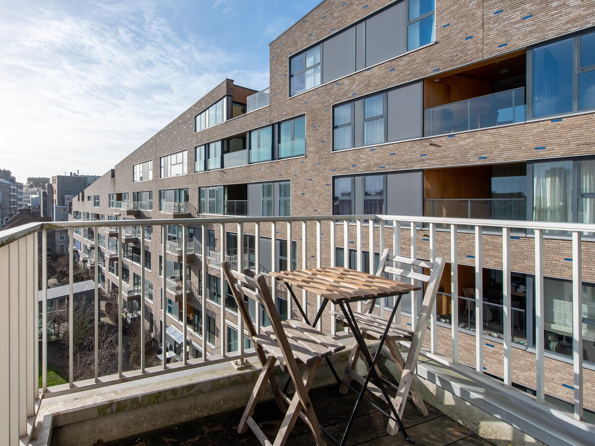 Licht en modern appartement Nieuw Helmond in het hart van Oostende in OSTEND