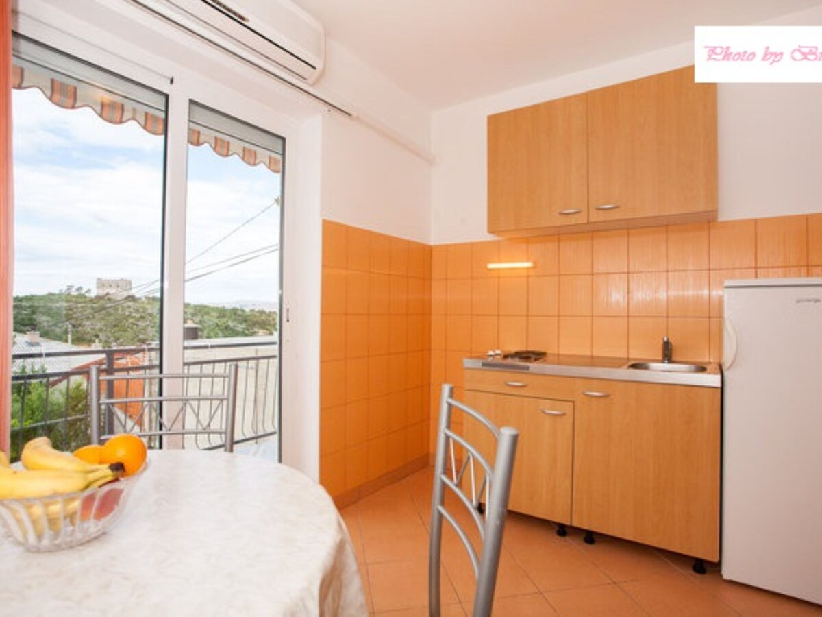 Op 900 m van het strand: Comfortabel appartement in Senj in Senj