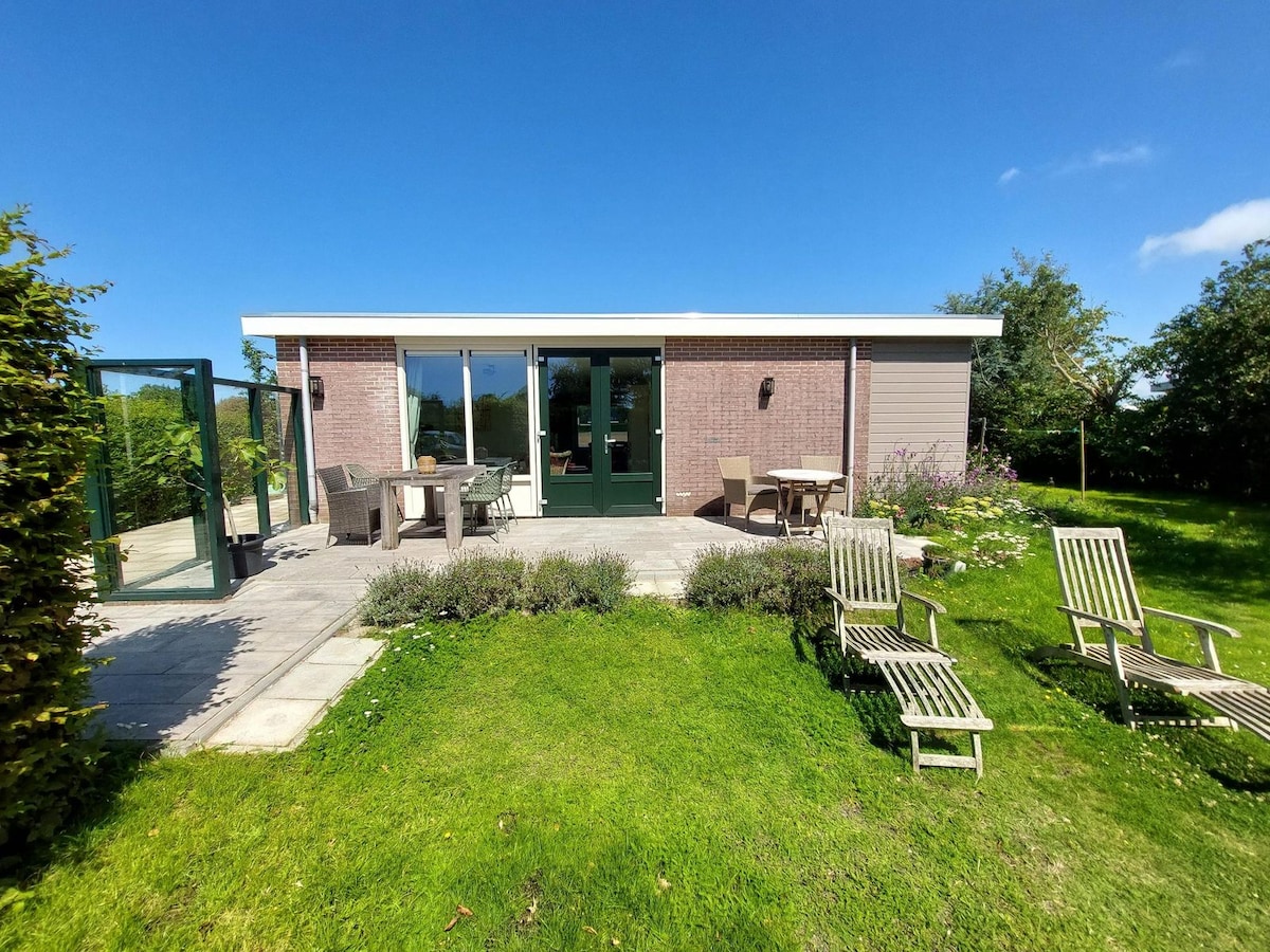 Modern vakantiehuis voor 6 personen in Sint Maartensvlotbrug in Sint Maartensvlotbrug