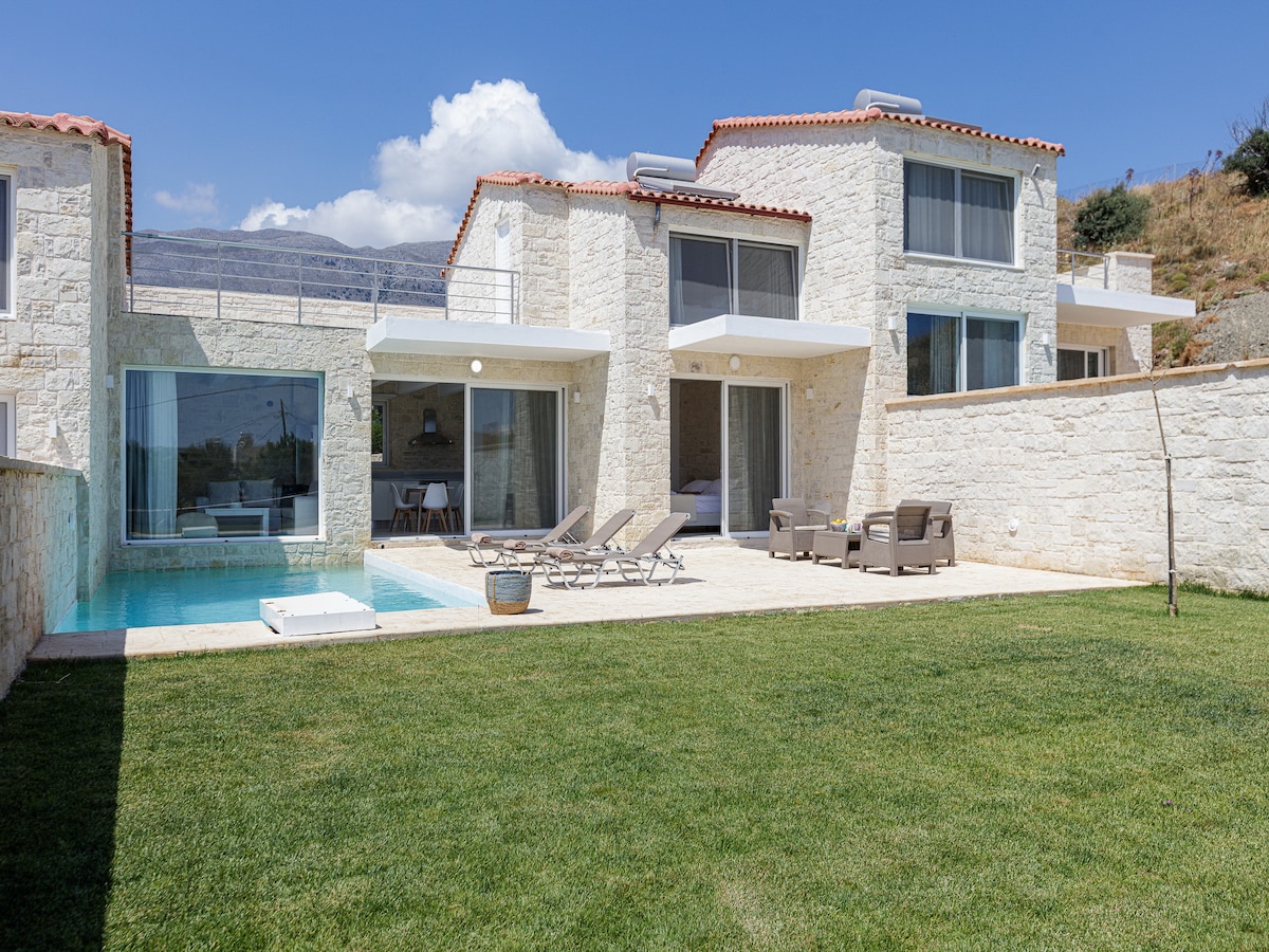 4-persoons villa aan het strand in Damnoni in Damnoni