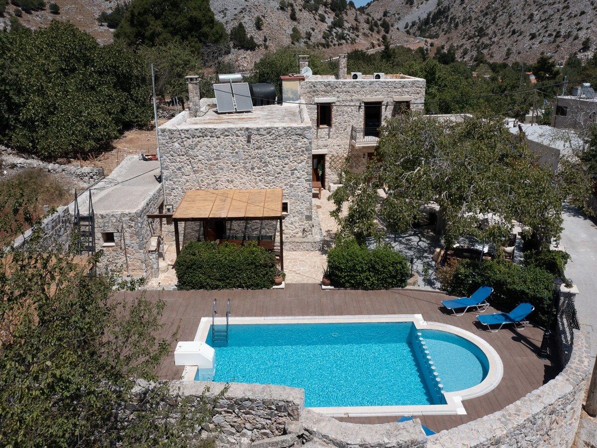 10-persoons villa met privézwembad in Chania in Chania