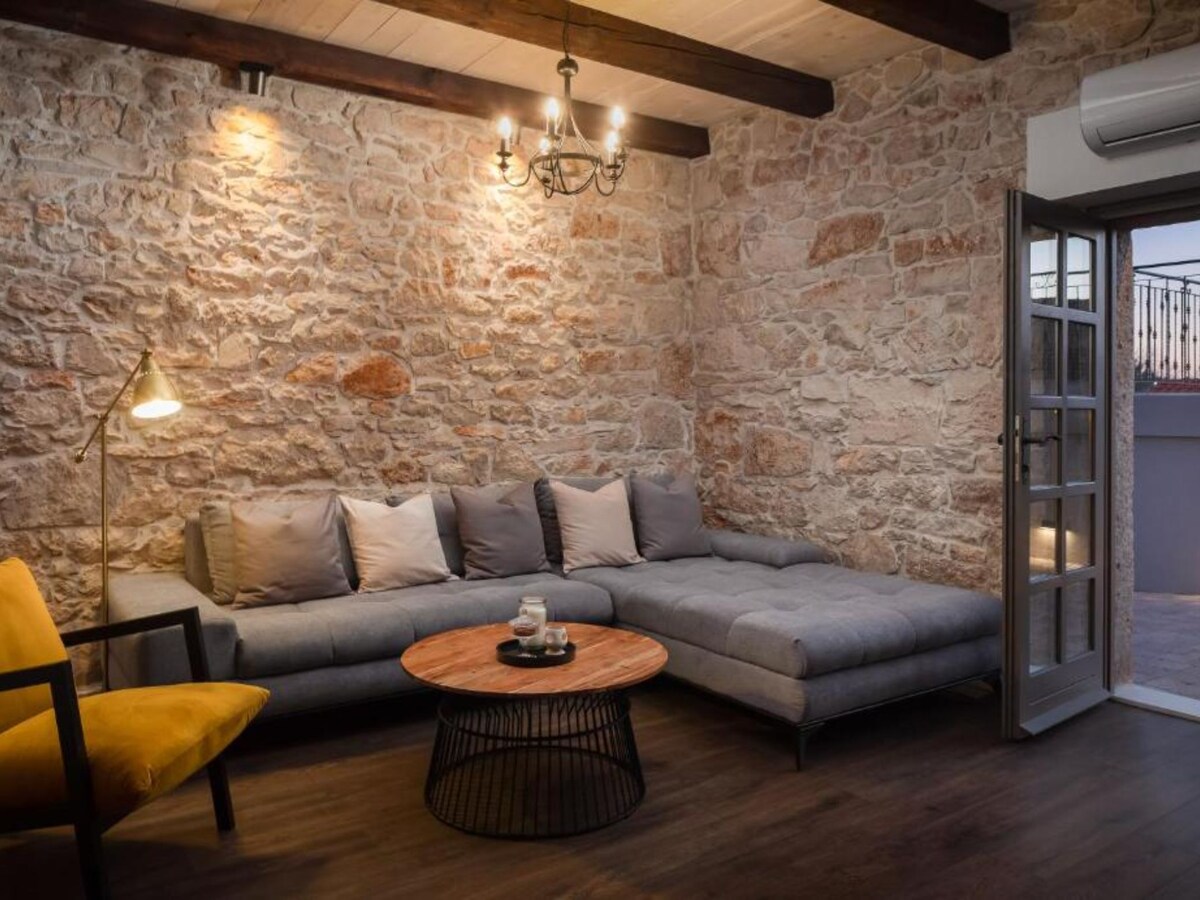 Ruim vakantiehuis Villa Casa Di Pietra in Šibenik voor 6 personen in Šibenik