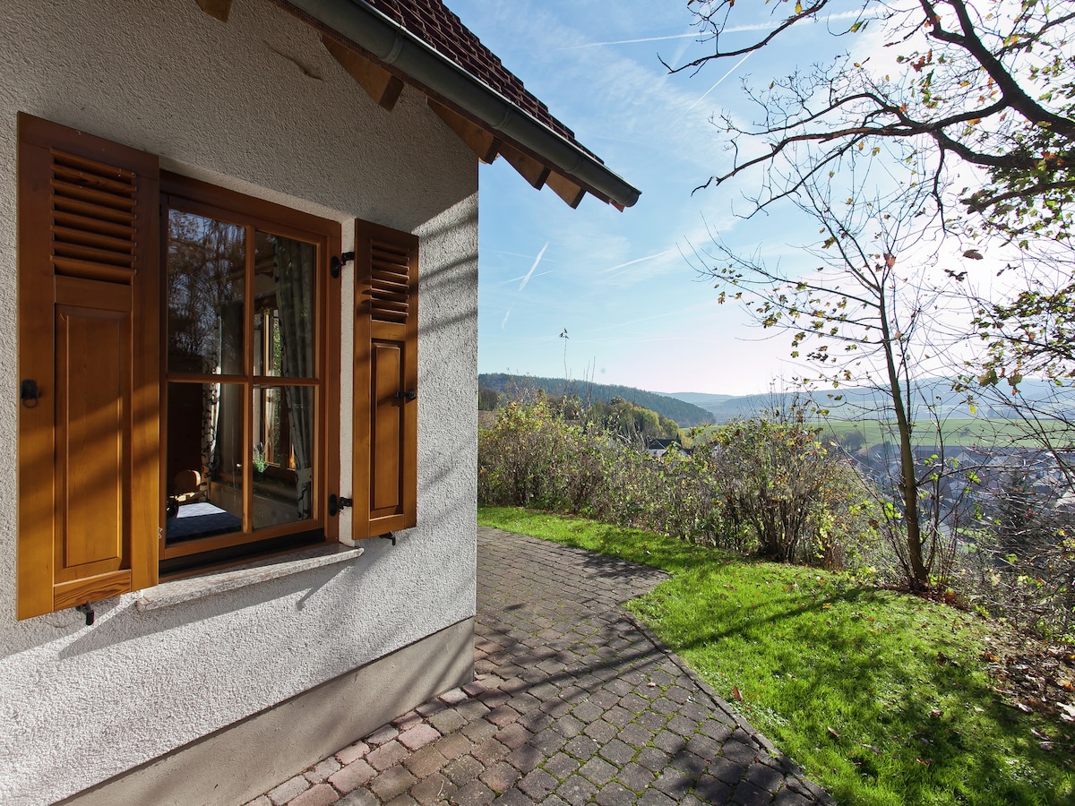 Licht vakantiehuis Burgblick in Neuenstein-Mühlbach in In het bos