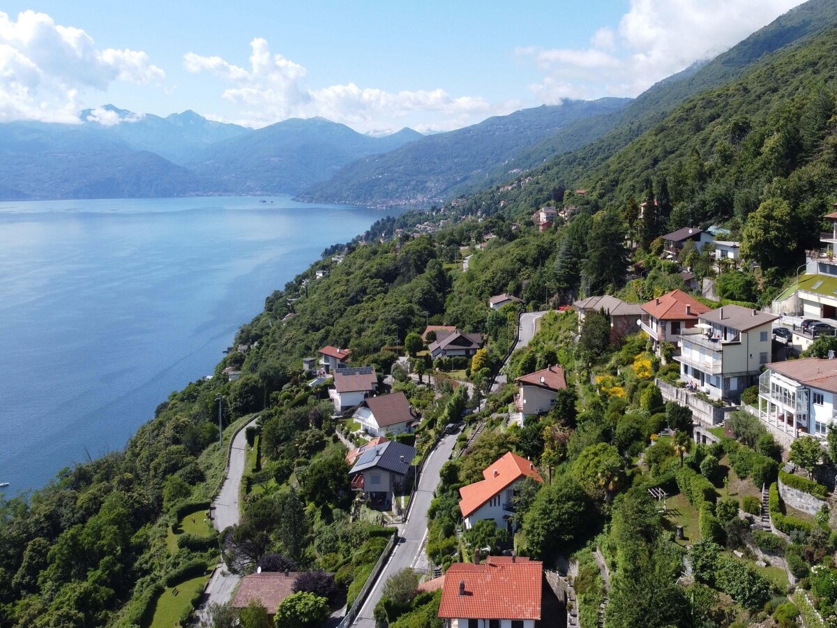 Casa Adele 6: Vakantiehuis met panoramisch uitzicht in Ghiffa in Ghiffa
