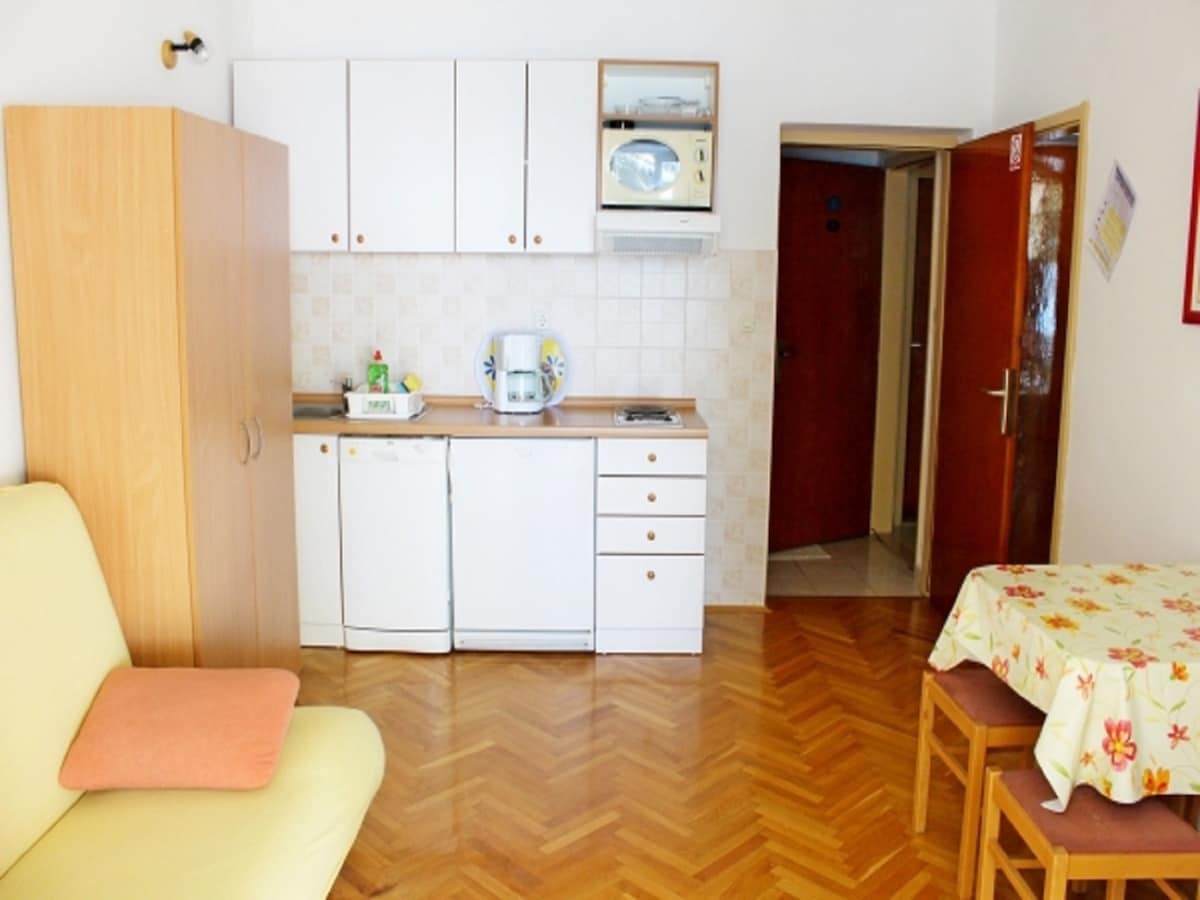 Luxe appartement aan het strand in Brist voor 2 personen in Brist
