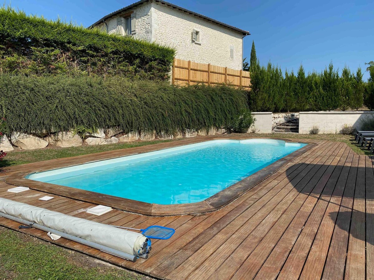 Vakantiehuis met privézwembad in Chalais voor 10 personen in Chalais