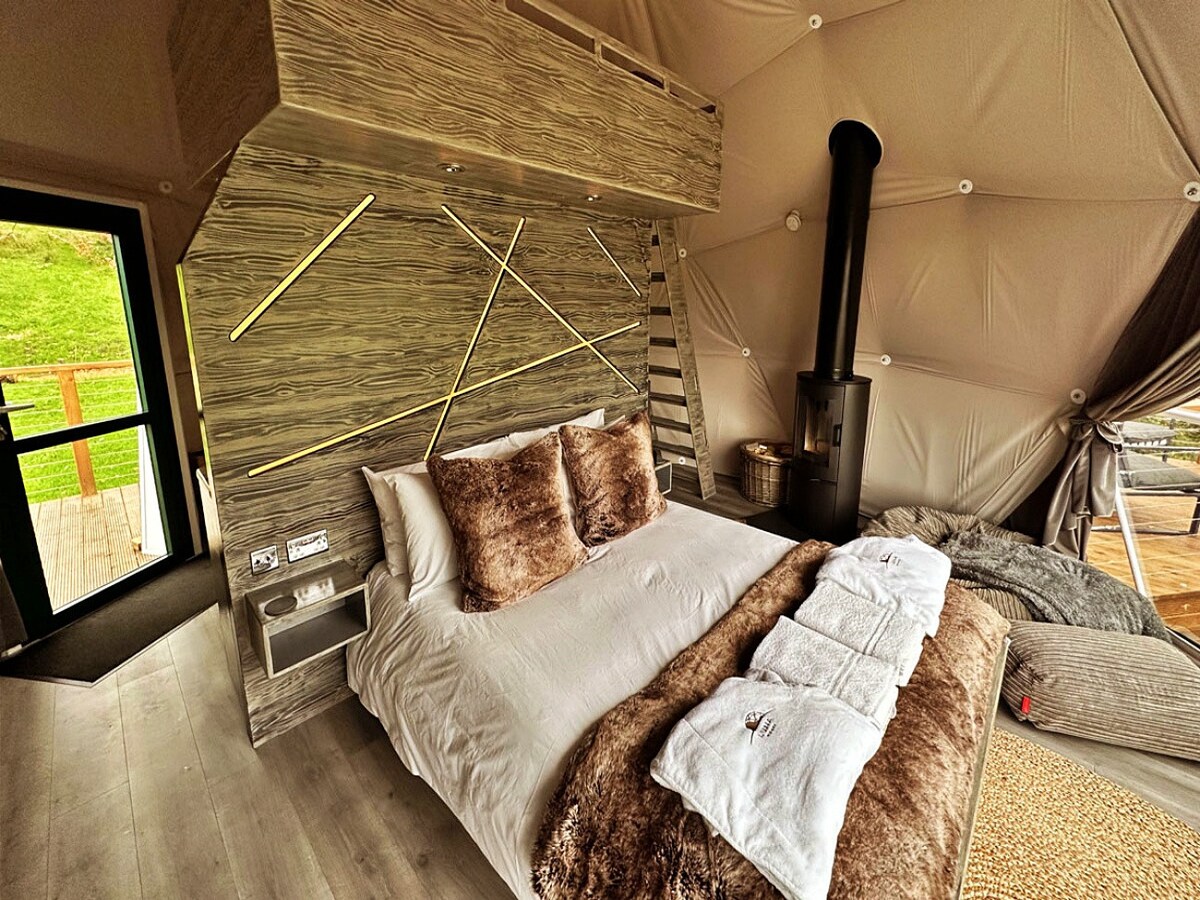 Luxe glamping in Hoath: Wakehurst Luxury Dome voor 4 personen in Hoath