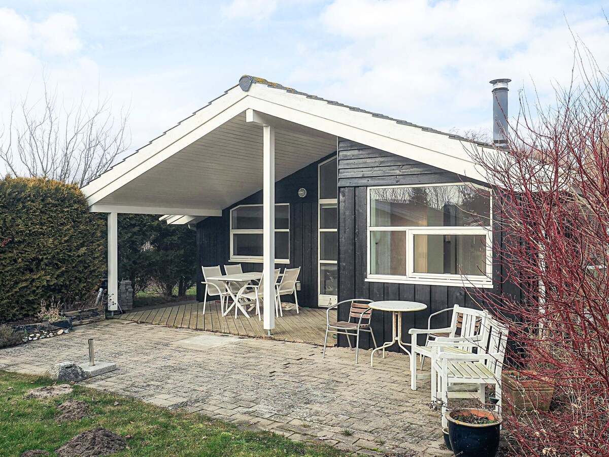 Op 500 m van zee: gezellig vakantiehuis in Nakskov met sauna en whirlpool in Nakskov