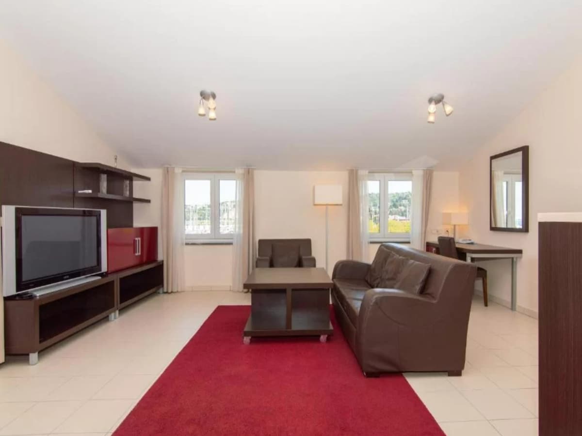 6-persoons modern appartement aan zee in Portorož