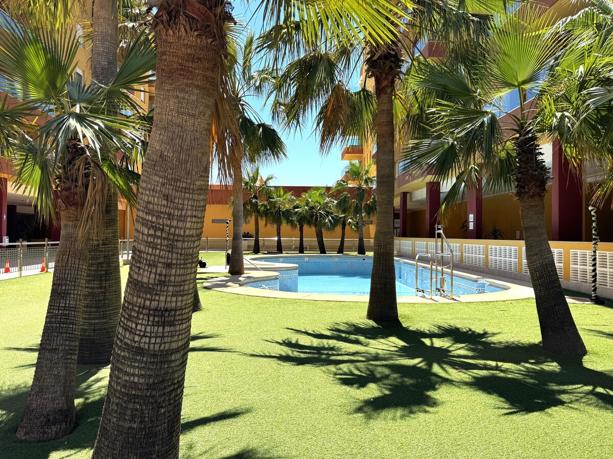 Op 500 m van het strand: ruim appartement in Roquetas de Mar in Roquetas de Mar