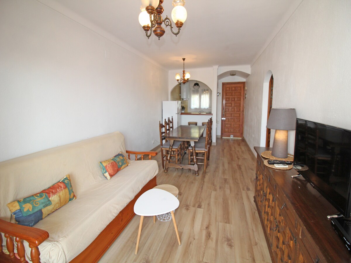 Op 1,5 km van het strand: comfortabel appartement in Empuriabrava in Empuriabrava