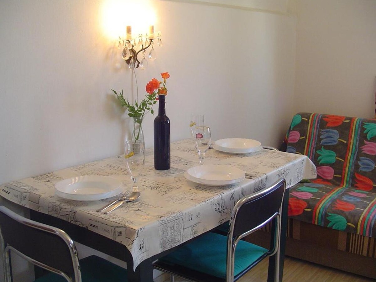 Aan het strand: Sfeervol appartement met zeezicht in Pakoštane in Pakoštane