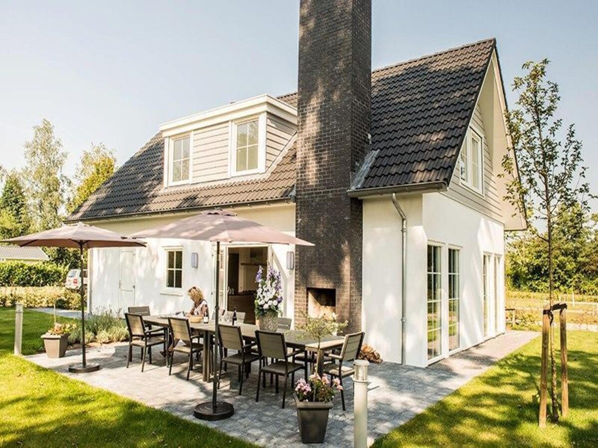 Ruime bungalow voor 10 personen in Baarle-Nassau in Baarle-Nassau