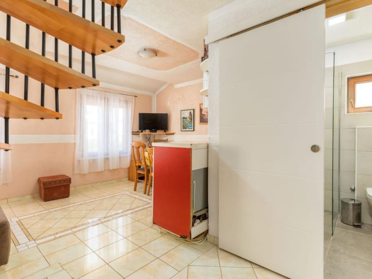 Op 800 m van het strand: comfortabel appartement in Fažana · 4 pers. in Fažana