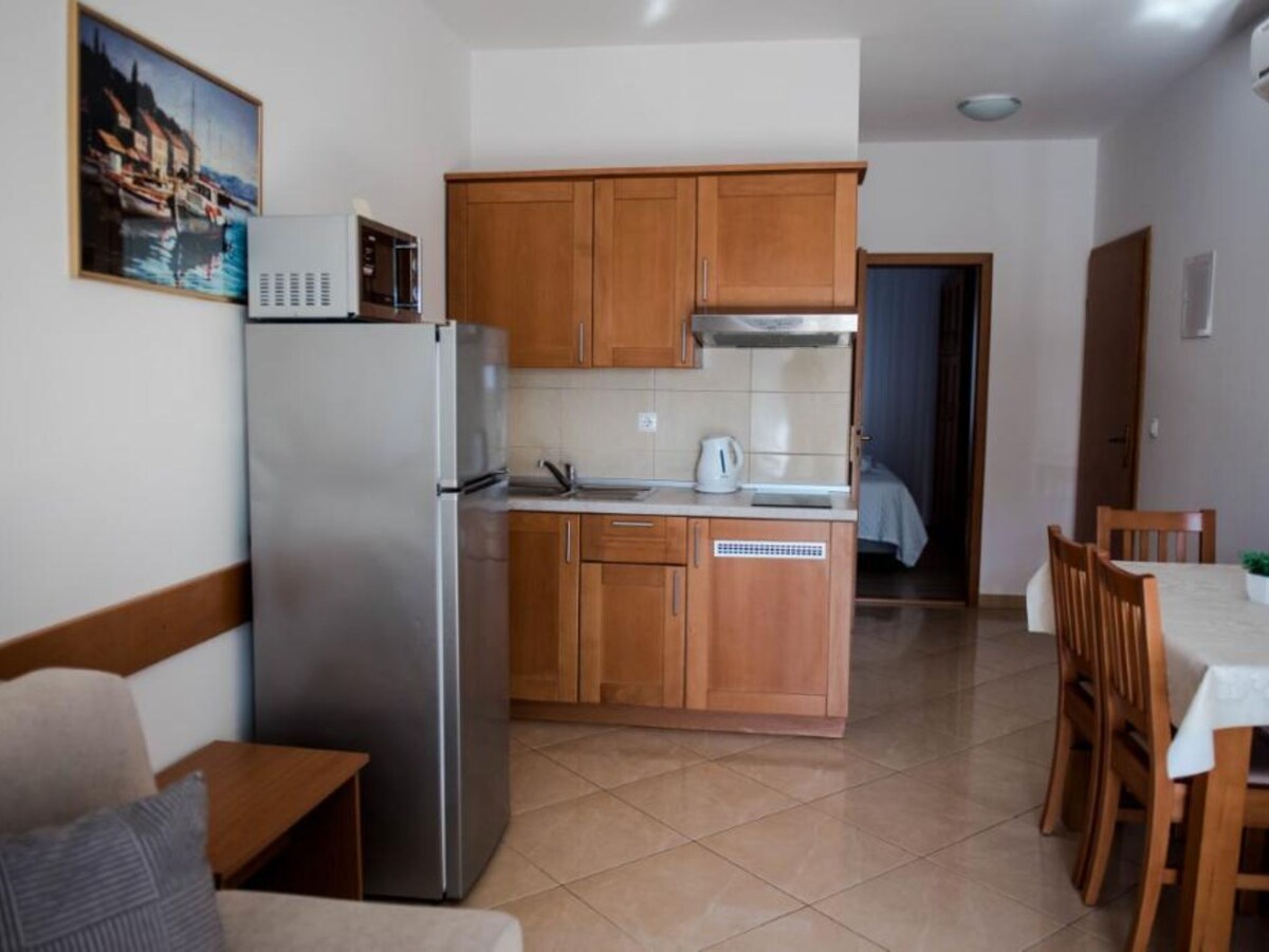 Aan het strand: Comfortabel appartement voor 5 personen in Zaostrog in Zaostrog