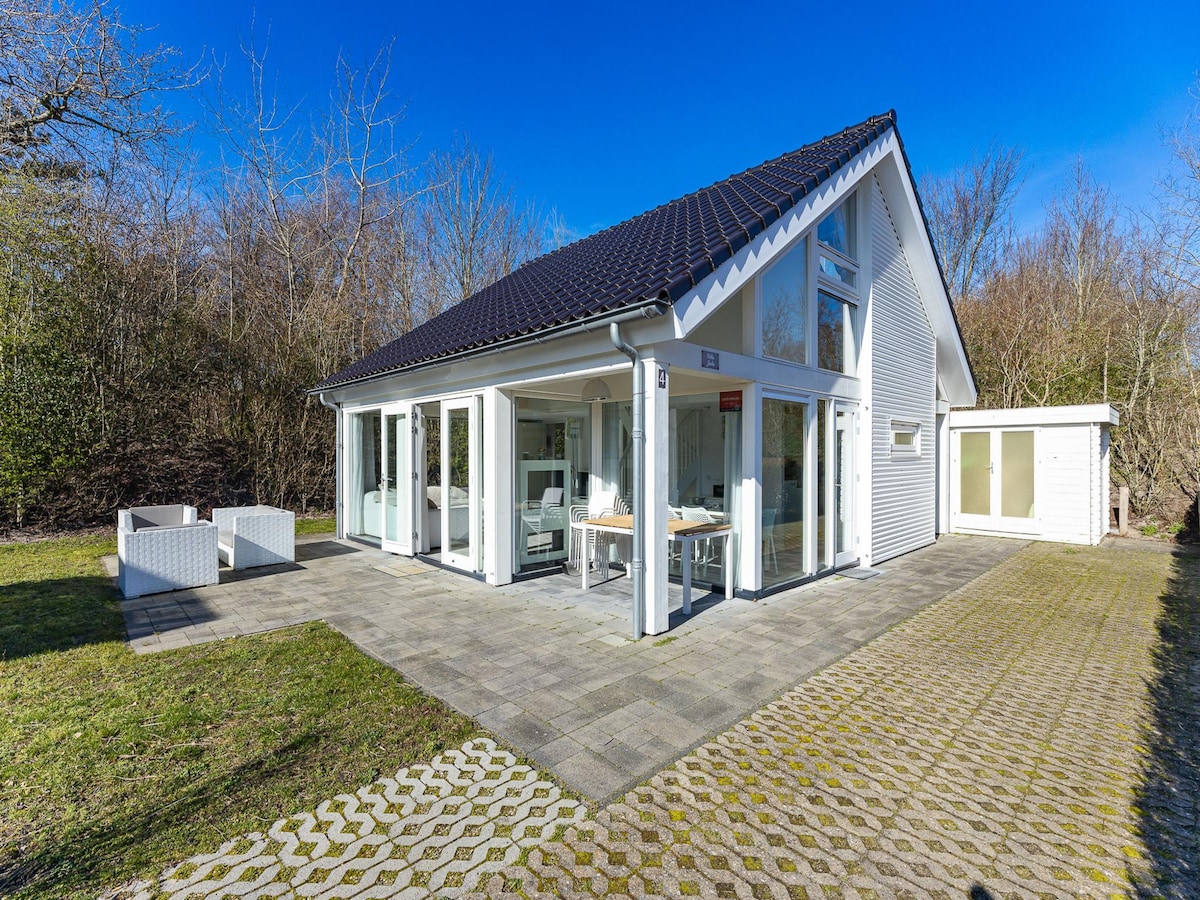 Luxe strandvilla voor 6 personen in Renesse op Vakantiepark Zonnedorp in Renesse