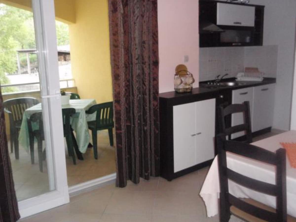 3-persoons appartement in Dugi Rat op 300 meter van het strand in Dugi Rat