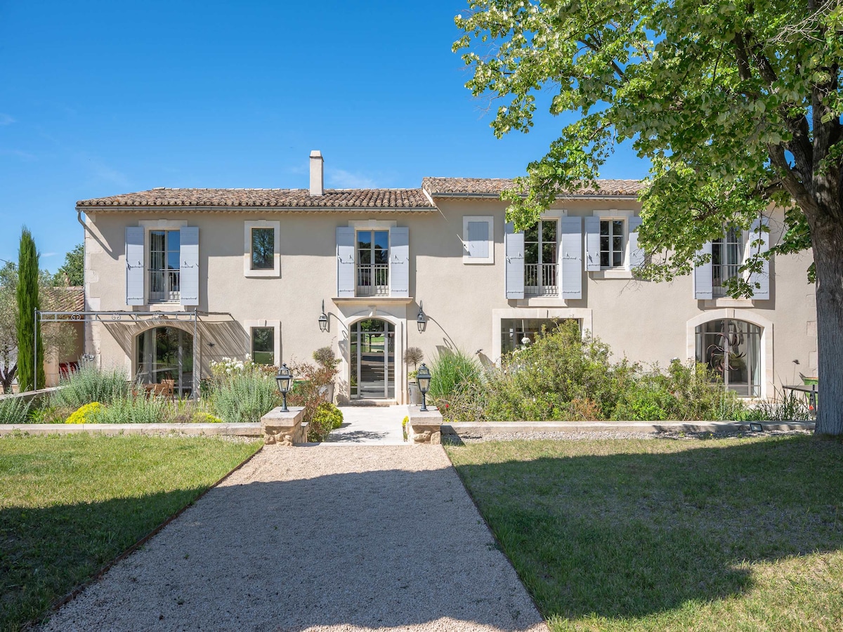 Privézwembad en Provençaalse luxe in villa in Saint-Rémy-de-Provence in Saint-Rémy-de-Provence
