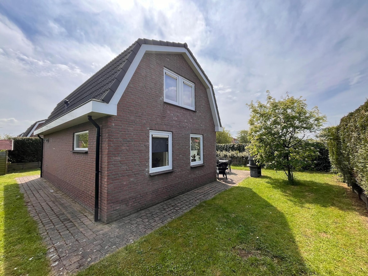 Ruime 5-persoons bungalow met omheinde tuin in Noordwijk in Noordwijk