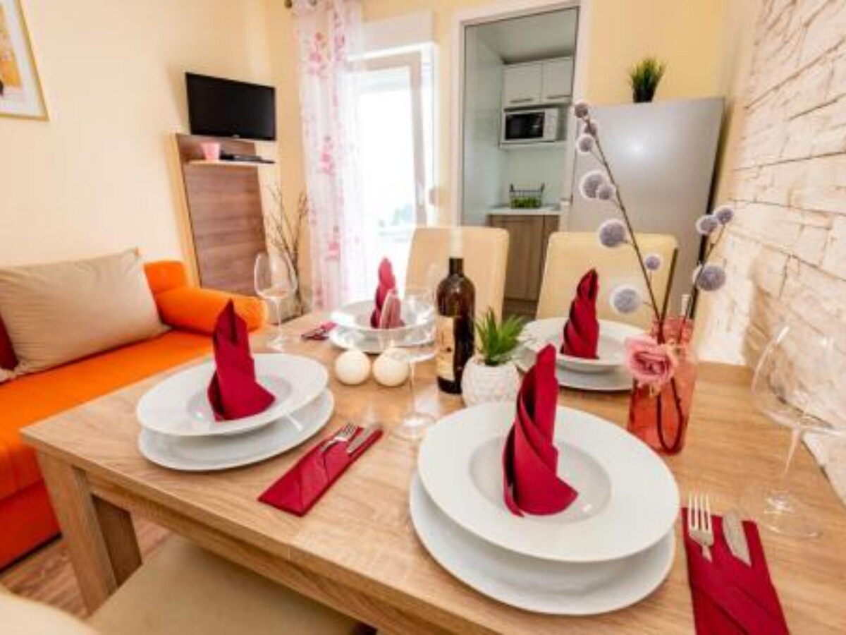 Villa Goldfield - Superior One Bedroom Apartment with Sea View and Balcony in Gradac