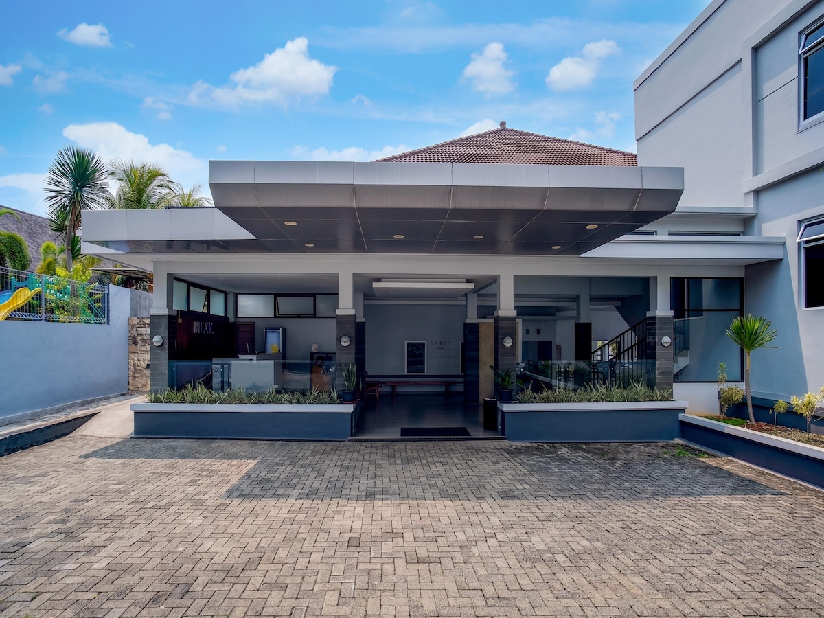 Kuraya Elegant Twin Room: Comfortabel vakantiehuis in Lampung in Lampung