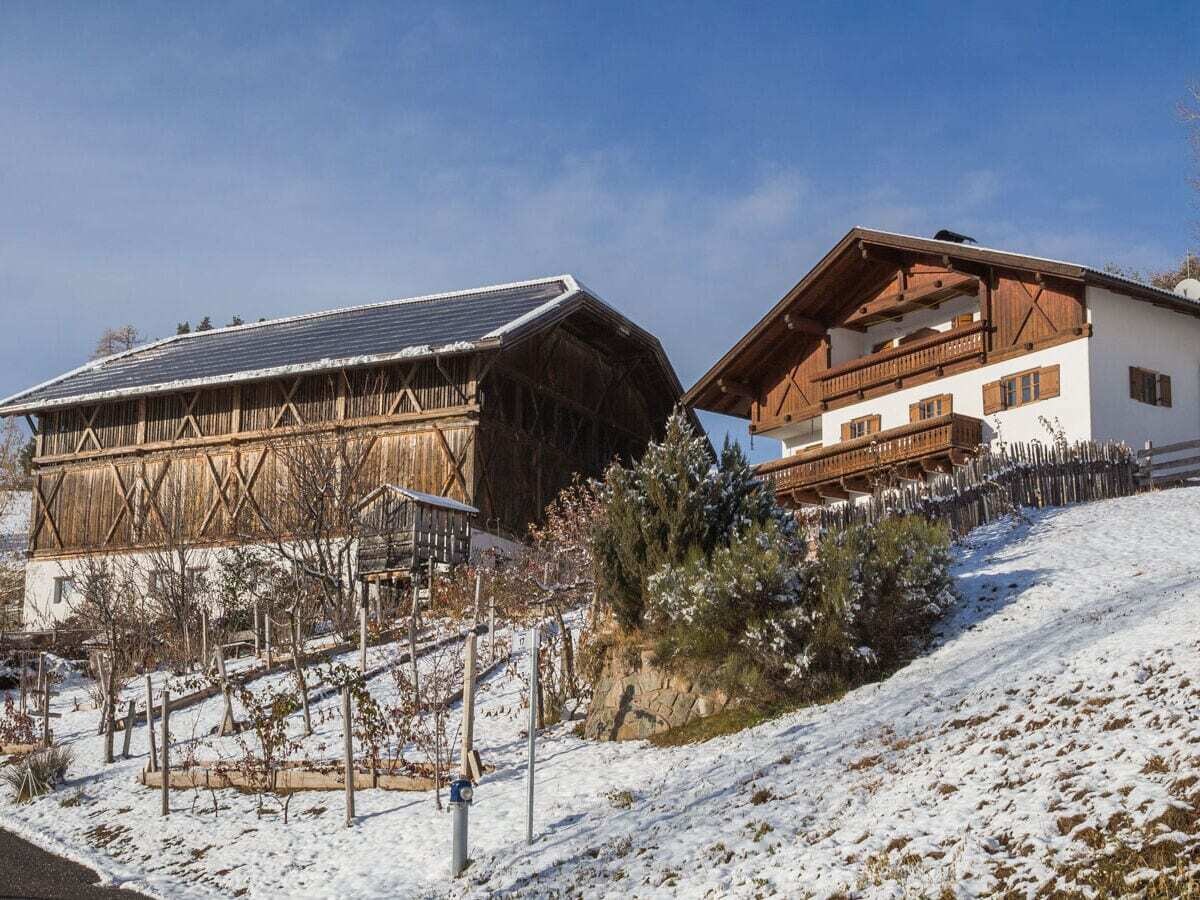 Sfeervol vakantiehuis met uitzicht op het Latemargebergte in Völs am Schlern in Völs am Schlern