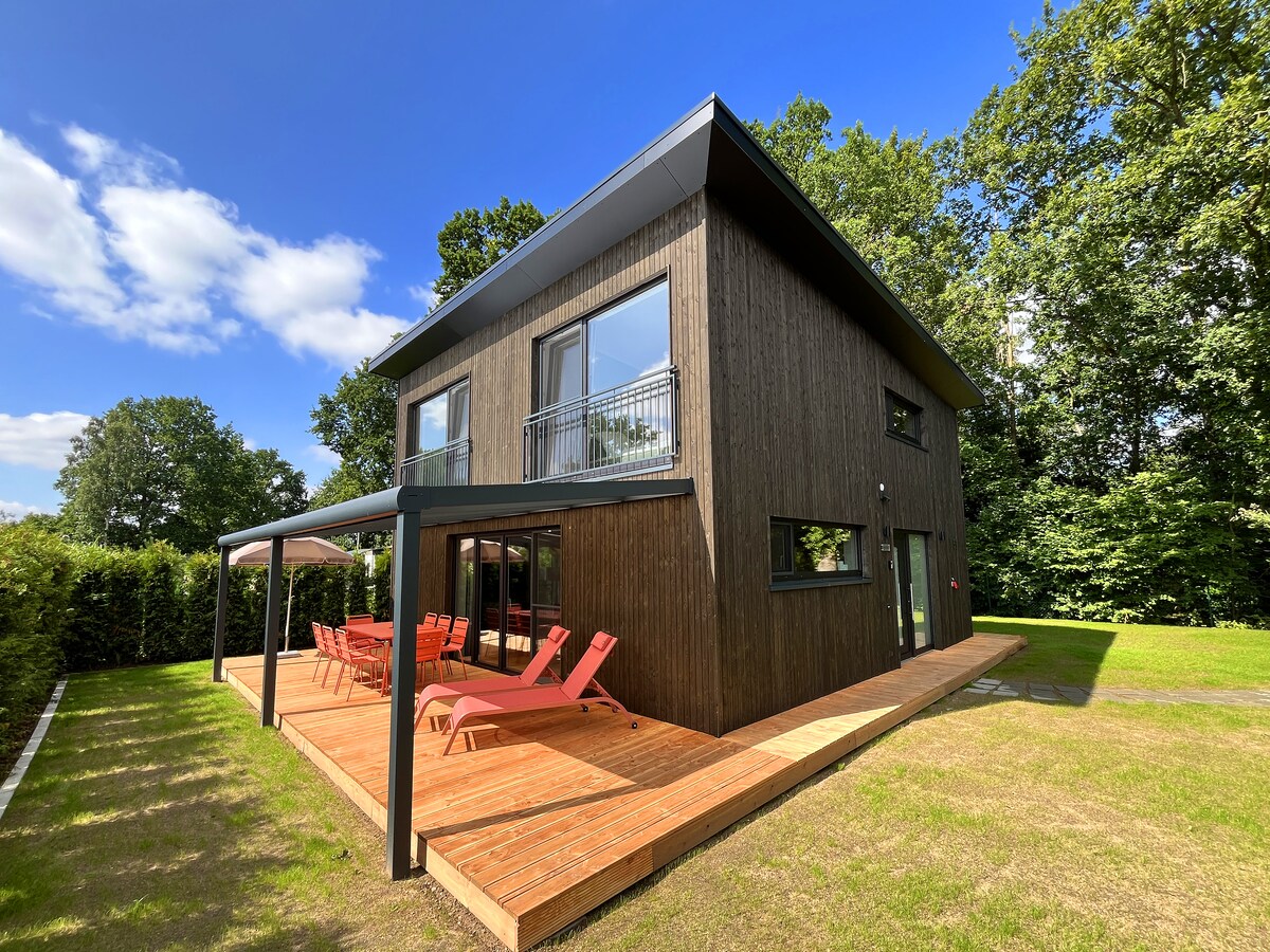 Modern vakantiehuis Nordwind direct aan de Dümmersee in Dümmer
