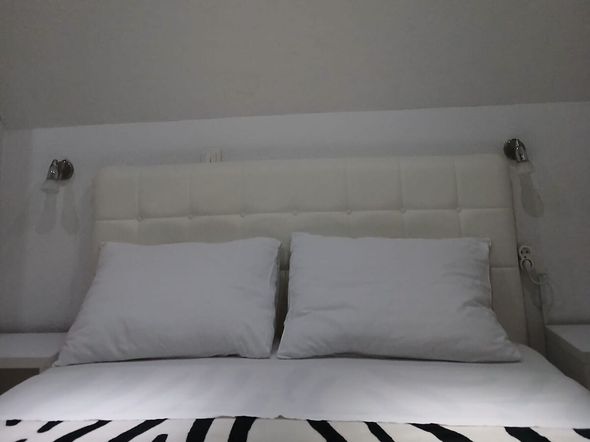 Villa Lika Annex - Double Room 3 (small room) in Plitvicka Jezera