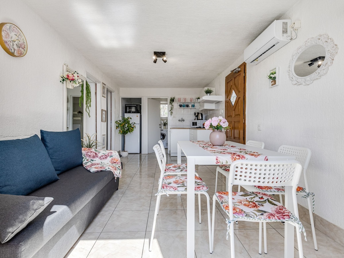 Apartments Villa Mavi, Novalja - First Floor in Stara Novalja