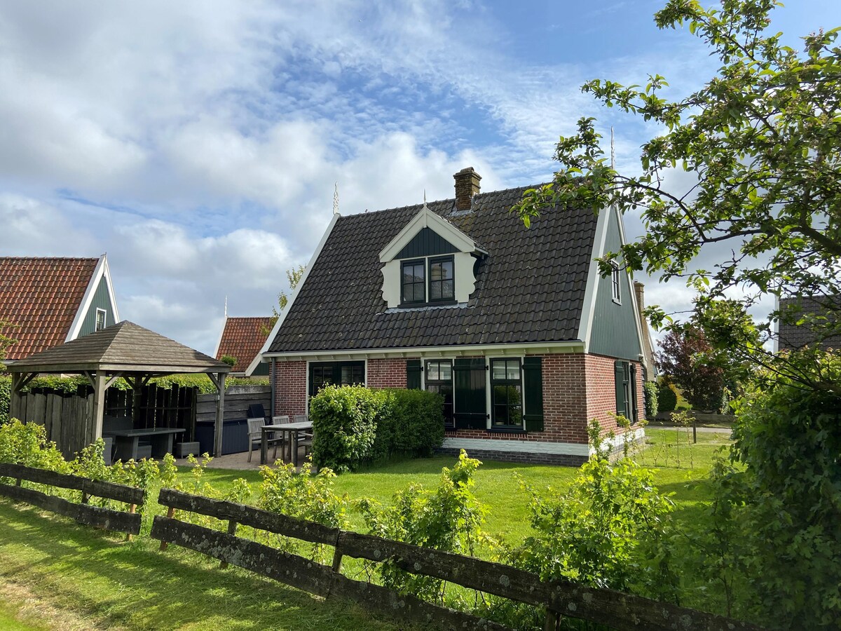 Luxe villa in Wieringerstijl voor 6 personen in Hippolytushoef in Hippolytushoef