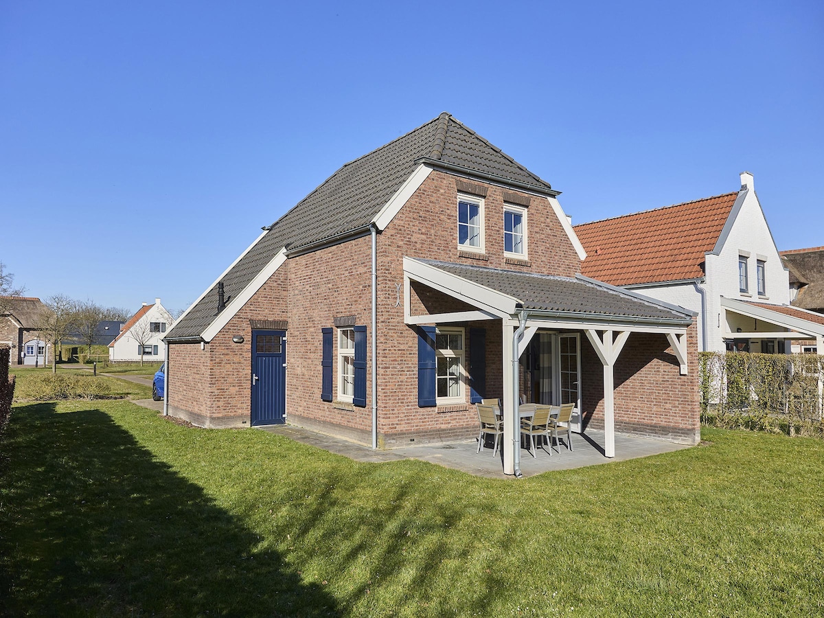 Luxe Farm Villa in Roggel voor 5 personen in Nederland