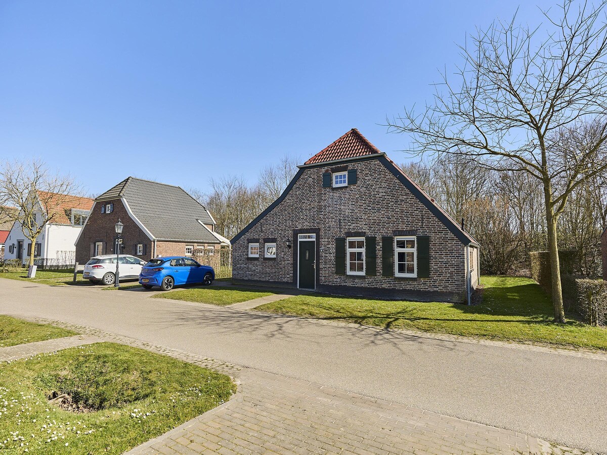 Ruime luxe villa voor 9 personen in Roggel in Roggel