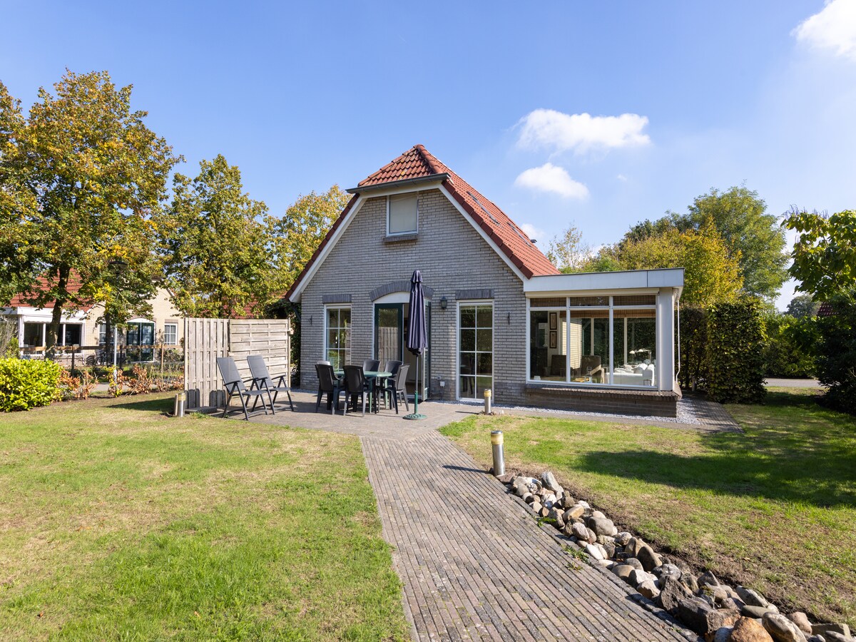 Rustgevend vakantiehuis met wellness in Hoge Hexel in Hoge Hexel