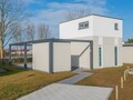Mod Bungalow mit zwei Badezimmern 500 m vom Strand entf
