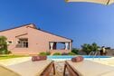 Villa Agri With Large Garden And Pool Near Pula