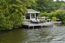 Malerisches Ferienhaus am See in Kortenhoef