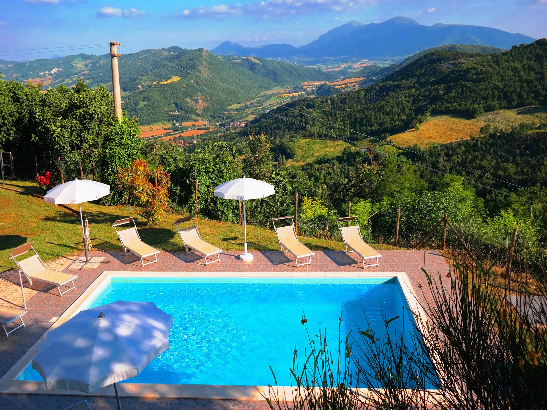 16-persoons villa met privézwembad in Acqualagna - foto 1