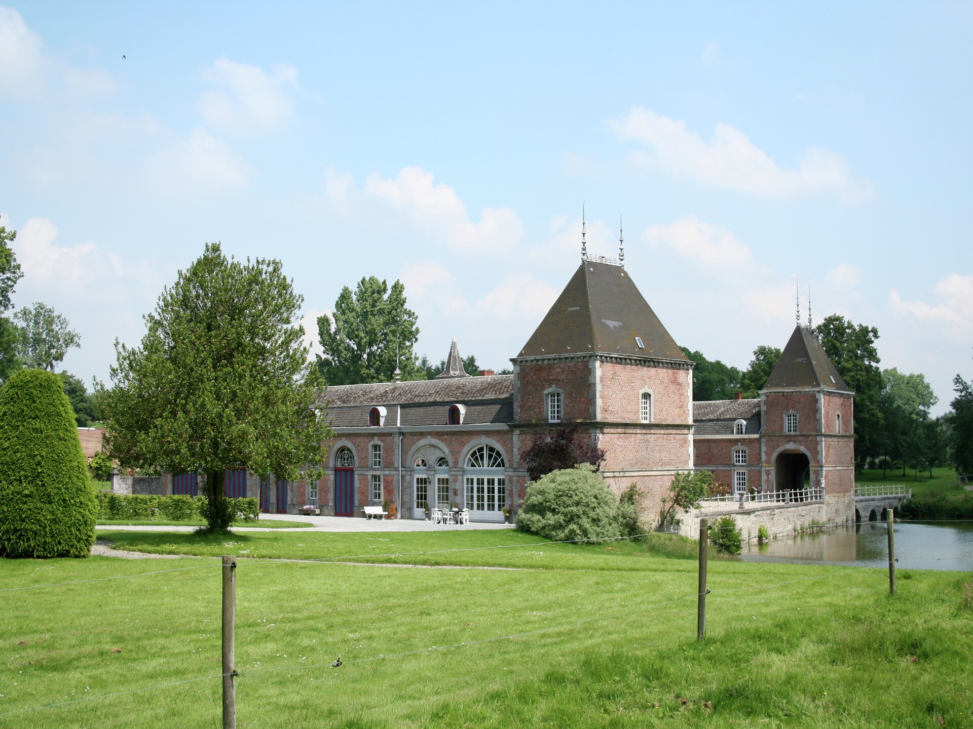Sprookjesachtig kasteel in Havelange met privémeren en bos - foto 1