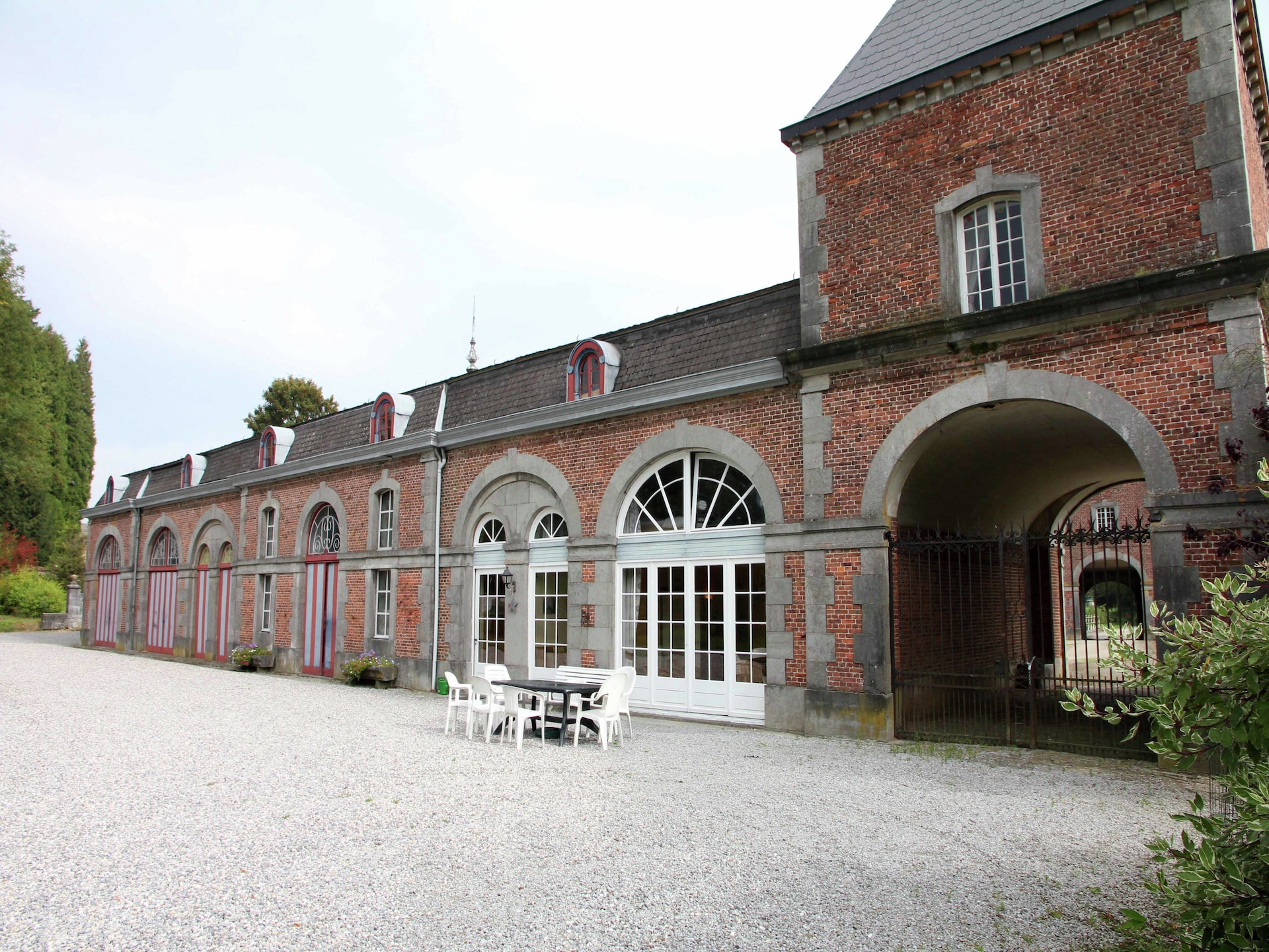 Sprookjesachtig kasteel in Havelange met privémeren en bos - foto 18